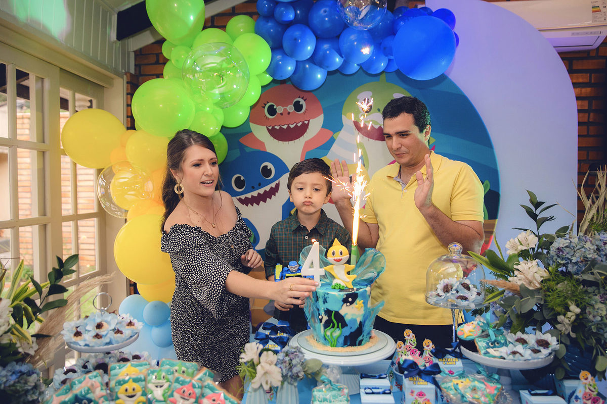 aniversario - aniversario infantil - aniversario matheus 4 anos - aniversario em casa - aniversario em jaragua do sul - fotografos jaragua do sul - tema baby shark - chroma fotografia