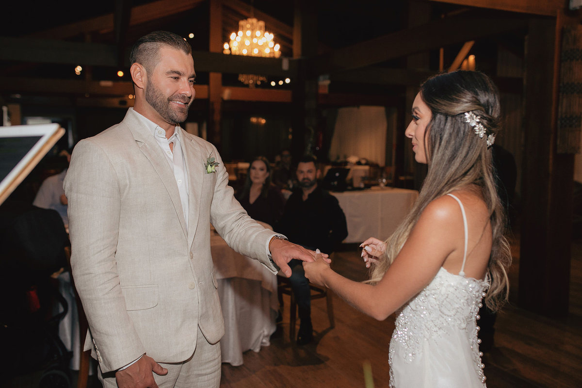 casamento - casamento civil - mini wedding - mini casamento - noivas - noivos - ensaio casamento na praia - ensaio na praia de itapema - casamento Larissa e Marco - fotografos itapema - chroma fotografia