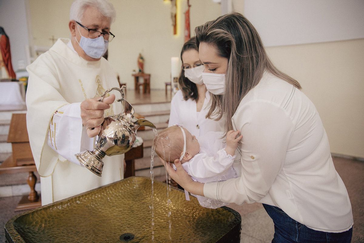 batizado - batismo - batizado gabrieli - batismo em jaraguá do sul - fotografos jaragua do sul - familia - chroma fotografia