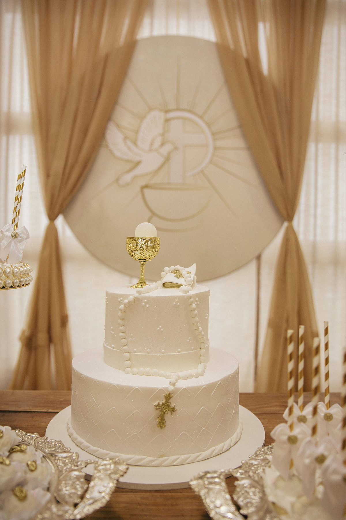 comunhao - primeira eucaristia - comunhao Gabriel - fotografos jaragua do sul - comunhao no espaco garden - chroma fotografia