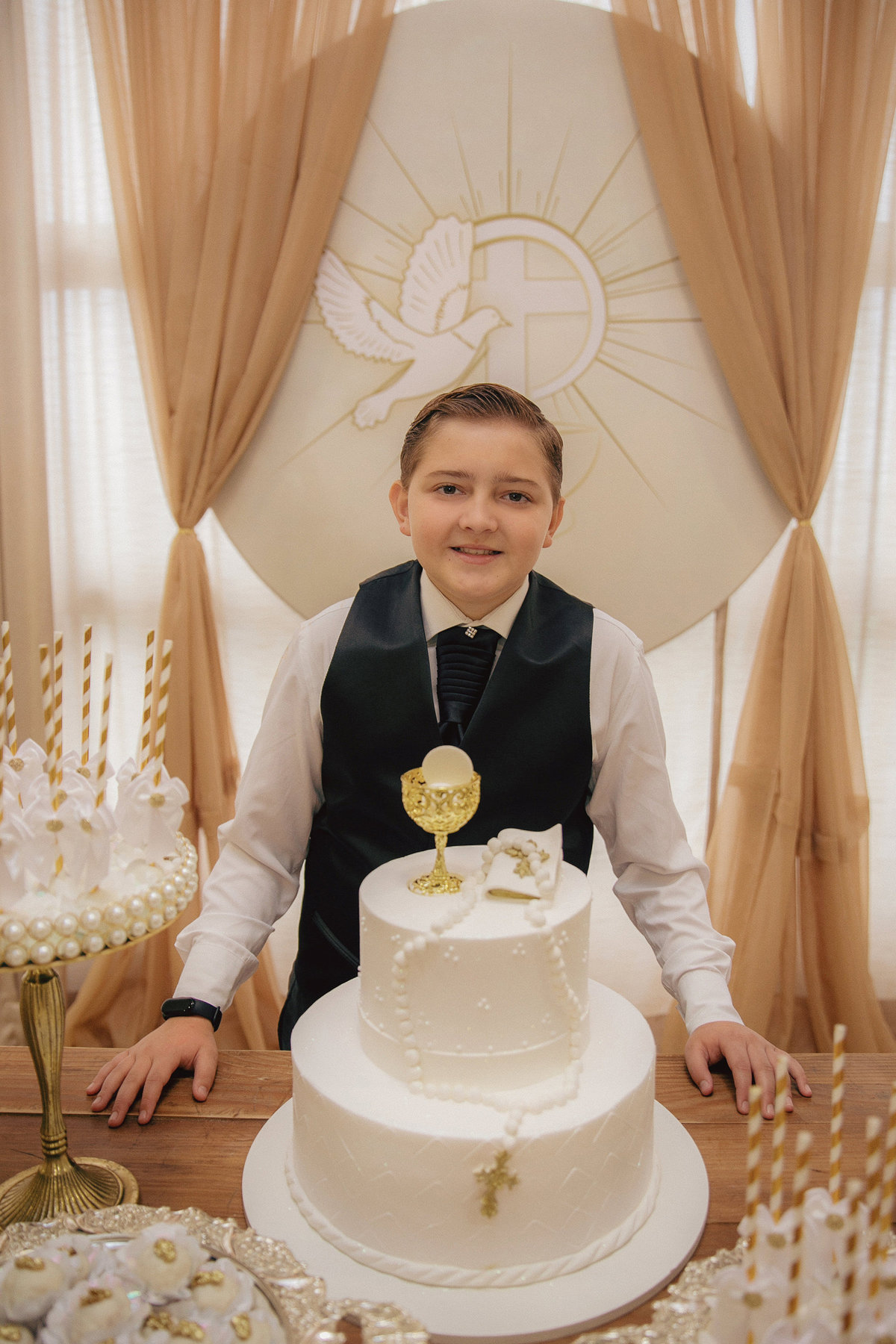 comunhao - primeira eucaristia - comunhao Gabriel - fotografos jaragua do sul - comunhao no espaco garden - chroma fotografia