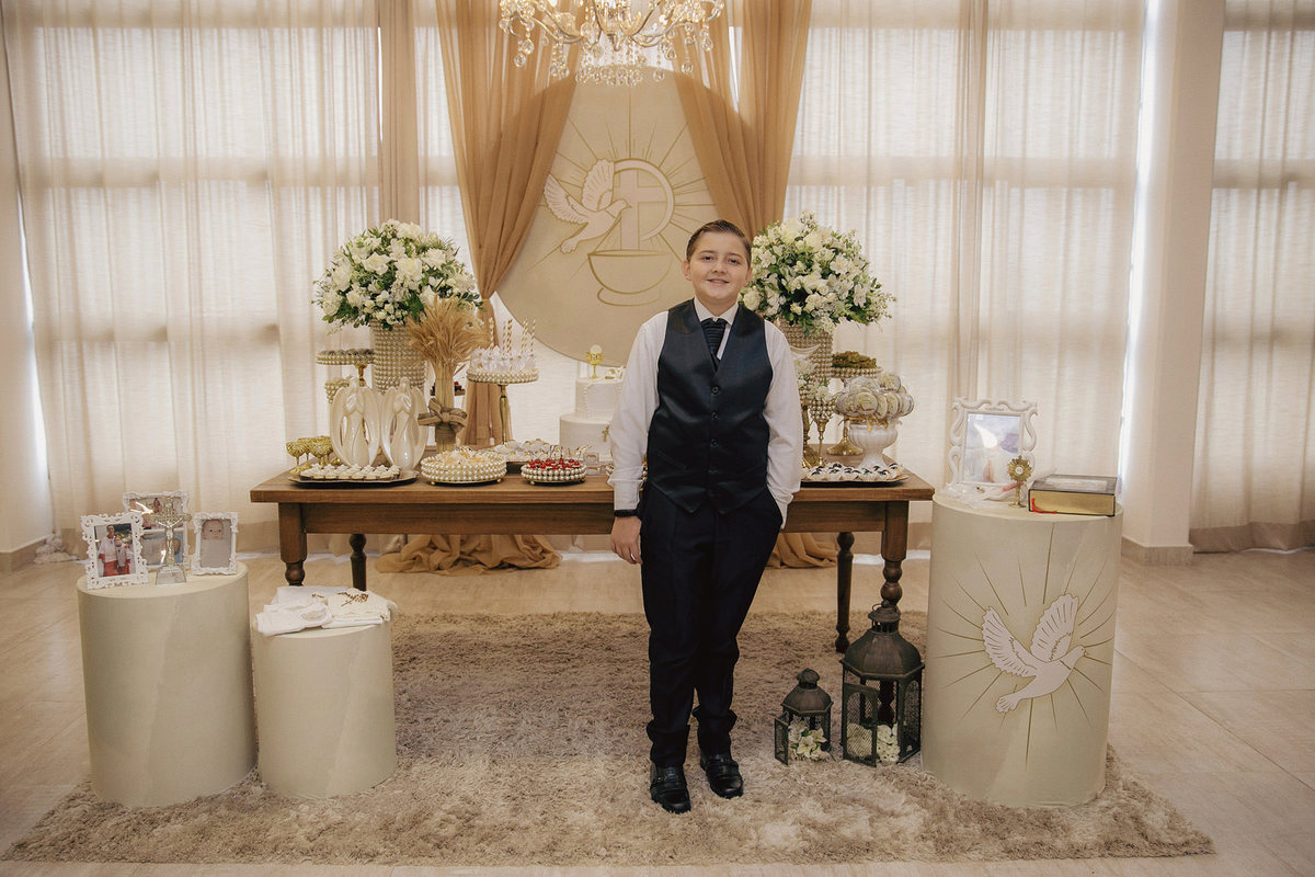 comunhao - primeira eucaristia - comunhao Gabriel - fotografos jaragua do sul - comunhao no espaco garden - chroma fotografia