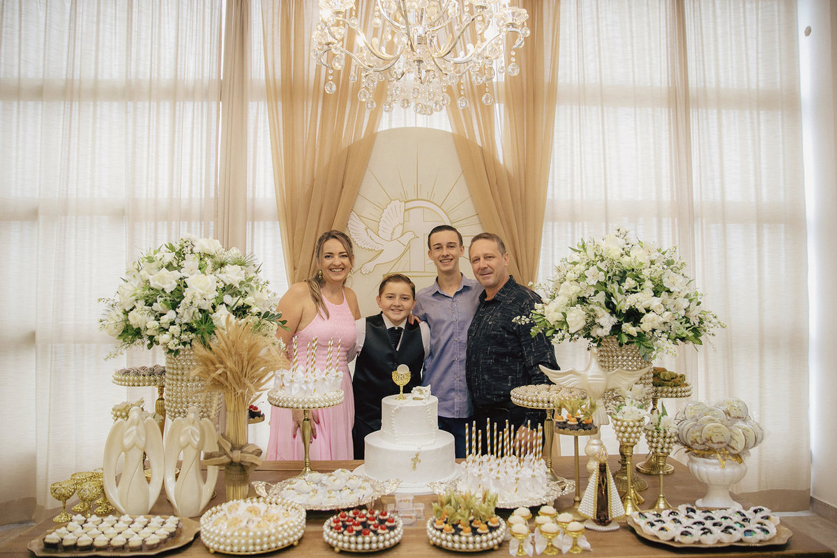 comunhao - primeira eucaristia - comunhao Gabriel - fotografos jaragua do sul - comunhao no espaco garden - chroma fotografia