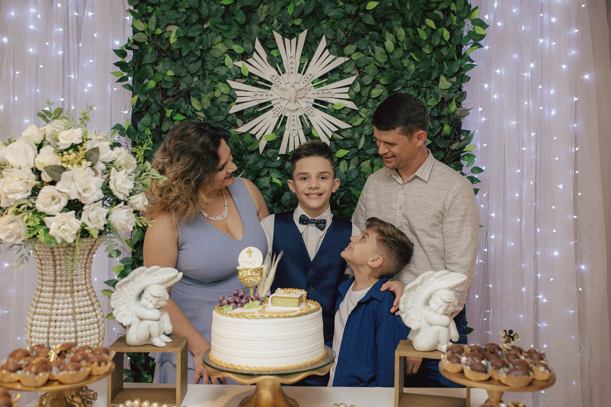 primeira eucaristia - primeira comunhao - comunhao em jaragua do sul - fotografos jaragua do sul - comunhao Nicolas - chroma fotografia