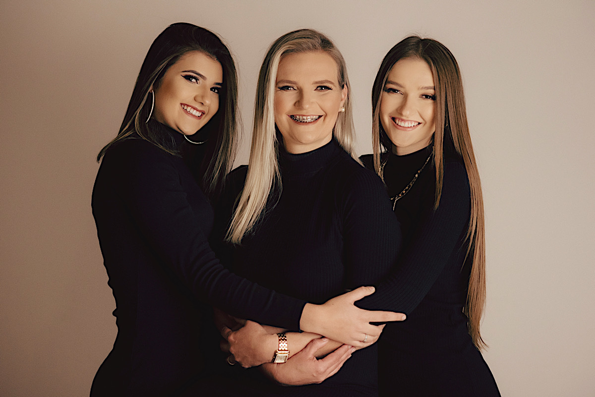 ensaio familia - estudio - cris - grasiele brixi - thaina brixi - beleza feminina - chroma fotografia - sao bento do sul