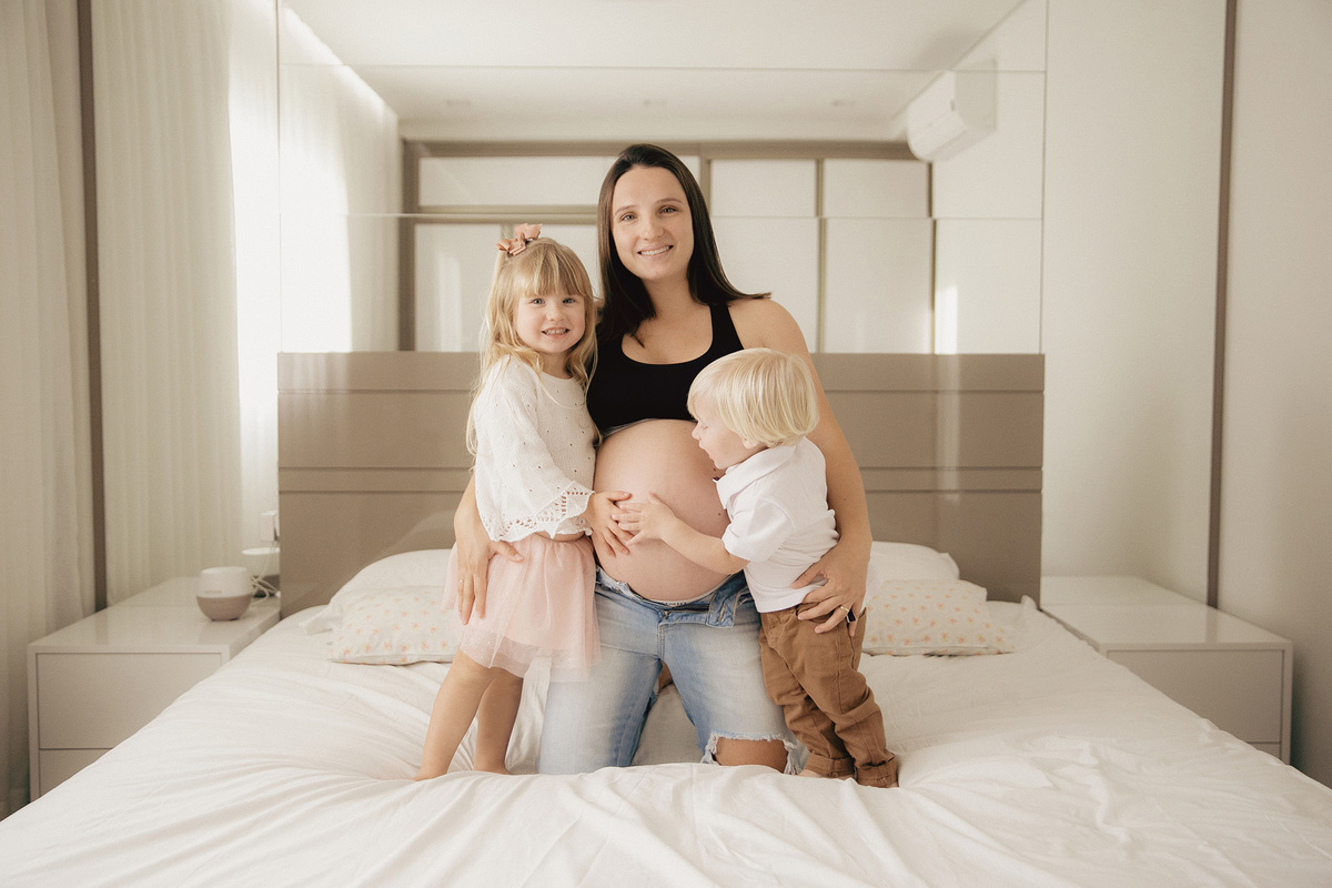 ensaio gestante - gestante - ensaio em casa - ensaio de familia - mae de tres - fotografos jaragua do sul - fotografos de familia - jaragua do sul - chroma fotografia