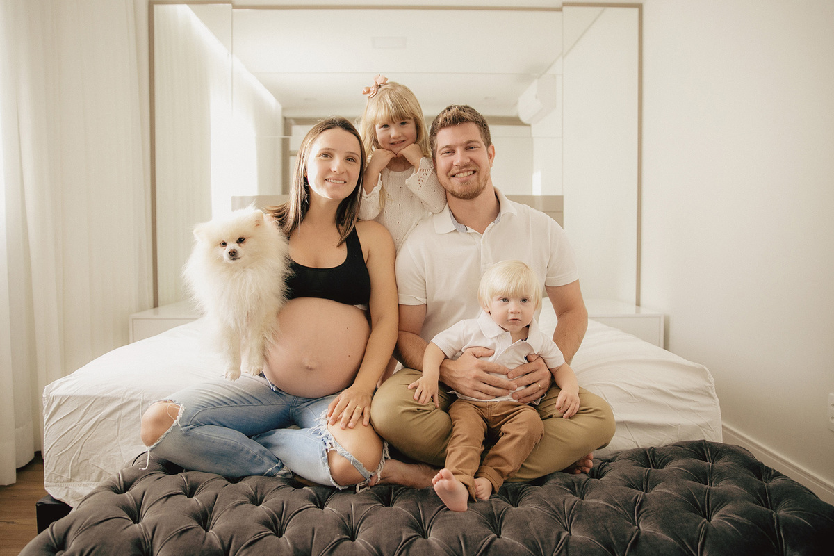 ensaio gestante - gestante - ensaio em casa - ensaio de familia - mae de tres - fotografos jaragua do sul - fotografos de familia - jaragua do sul - chroma fotografia