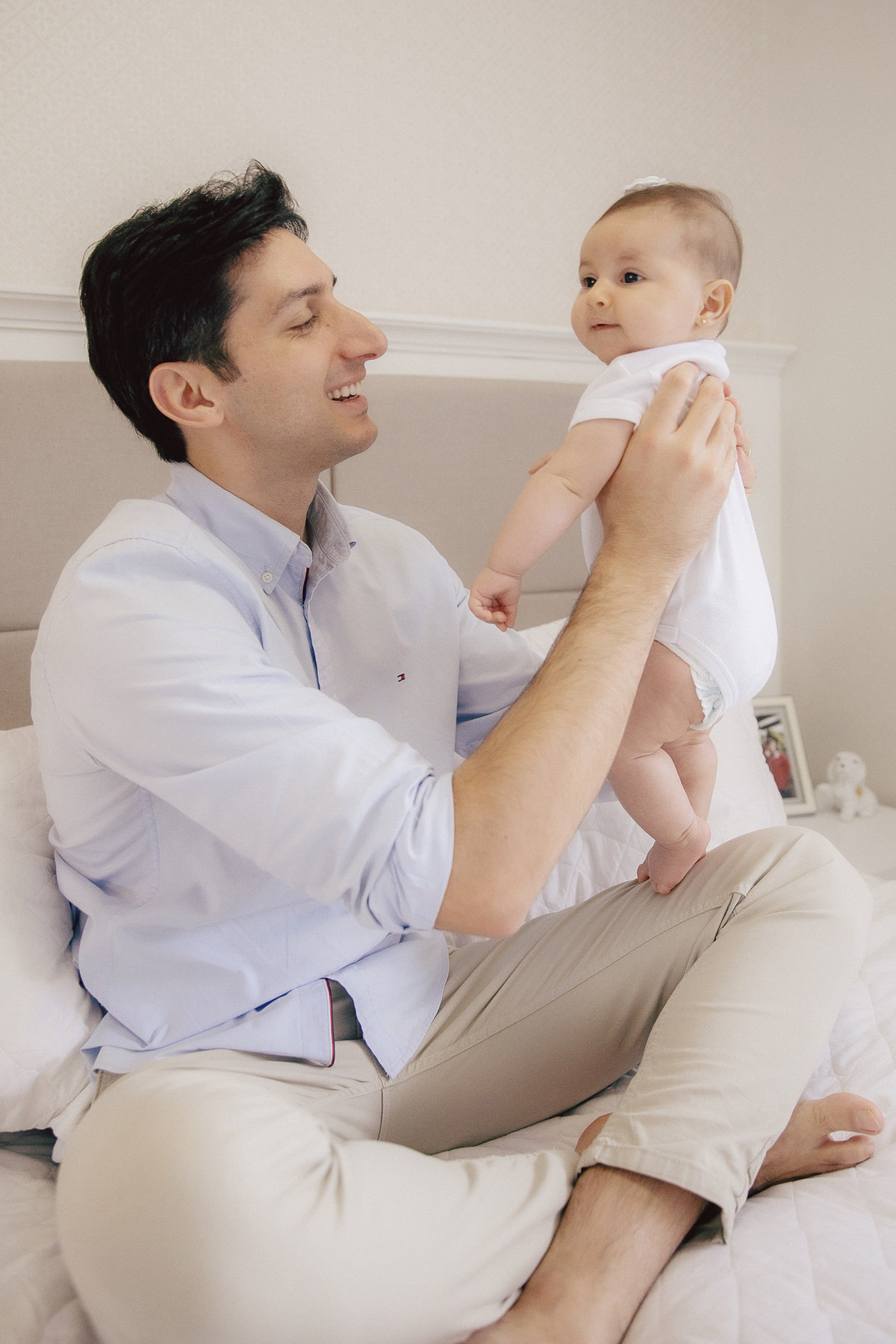 ensaio em casa - ensaio familia - familia - ensaio 3 meses - ensaio em jaragua do sul - mae de menina - pai de menina - chroma fotografia