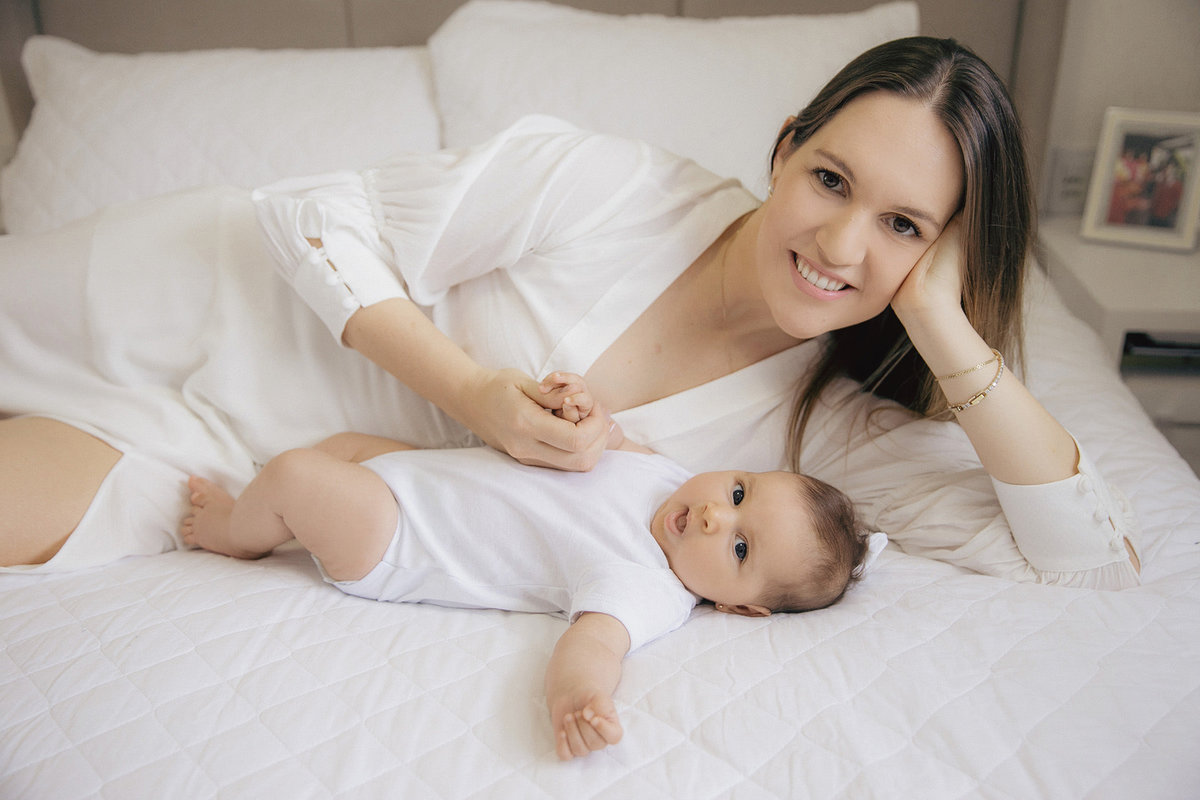 ensaio em casa - ensaio familia - familia - ensaio 3 meses - ensaio em jaragua do sul - mae de menina - pai de menina - chroma fotografia