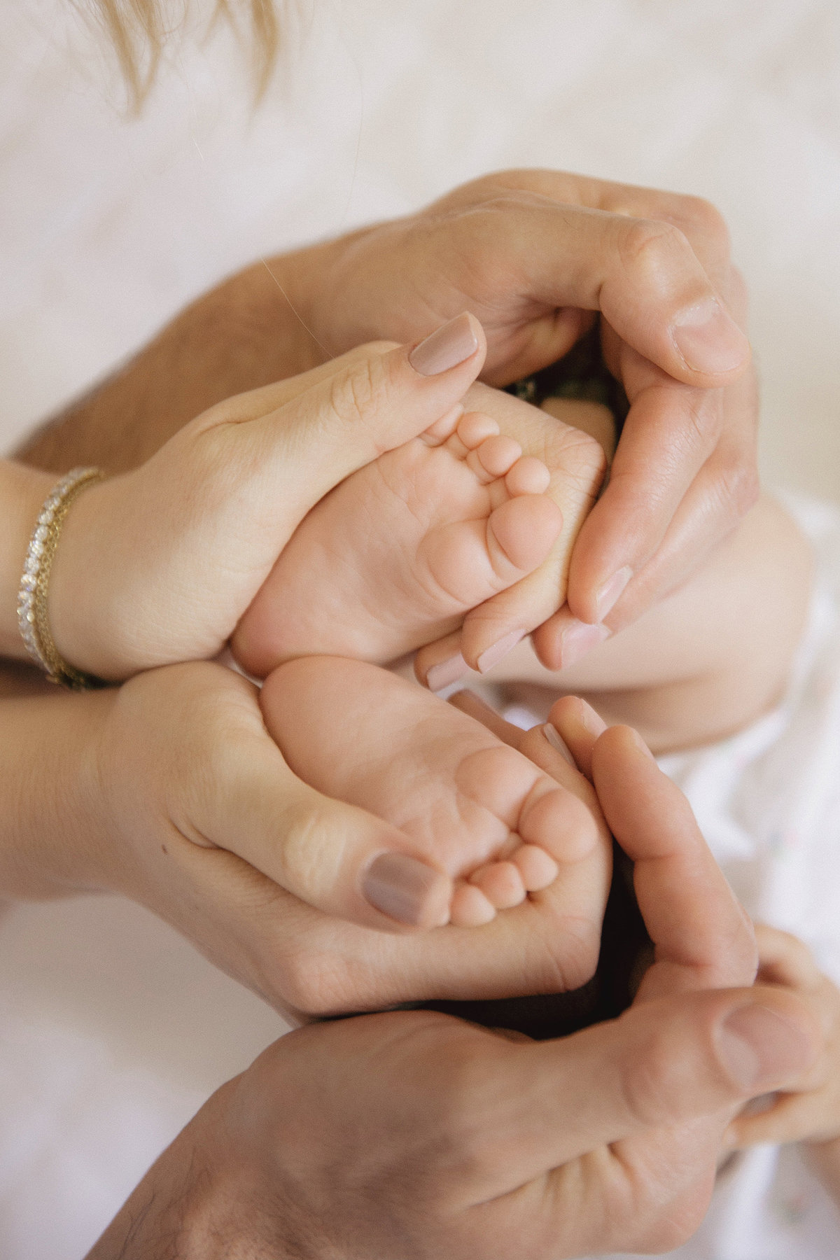 ensaio em casa - ensaio familia - familia - ensaio 3 meses - ensaio em jaragua do sul - mae de menina - pai de menina - chroma fotografia