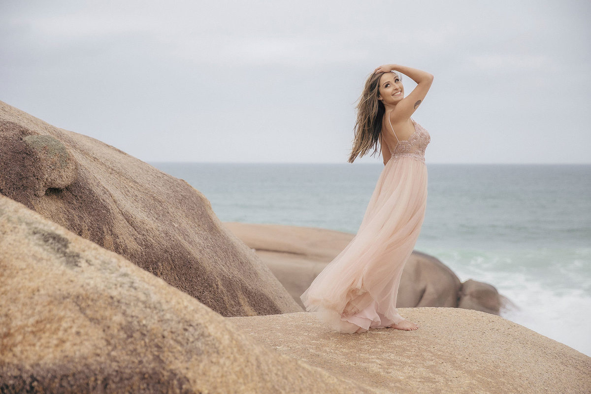 ensaio individual - ensaio na praia - ensaio no litoral - ensaio na joaquina - fotografos jaragua do sul - chroma fotografia