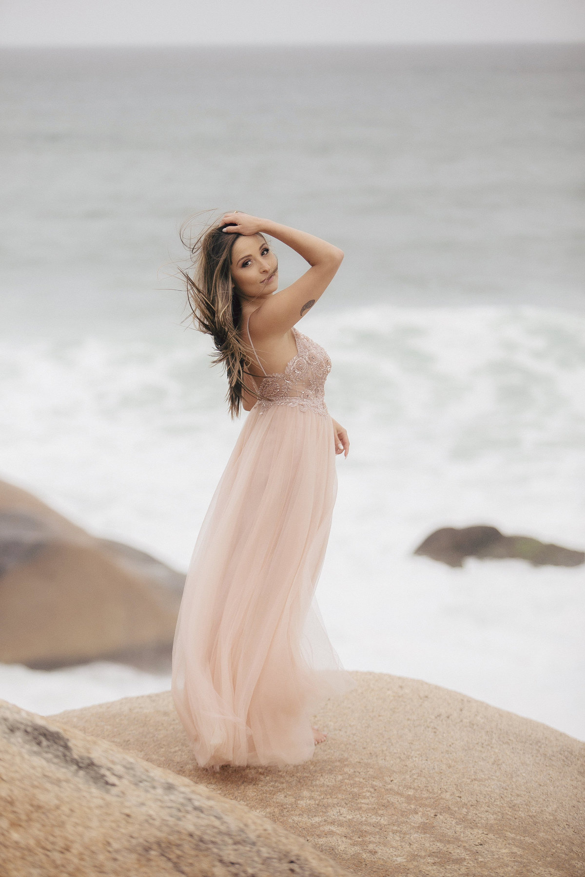 ensaio individual - ensaio na praia - ensaio no litoral - ensaio na joaquina - fotografos jaragua do sul - chroma fotografia