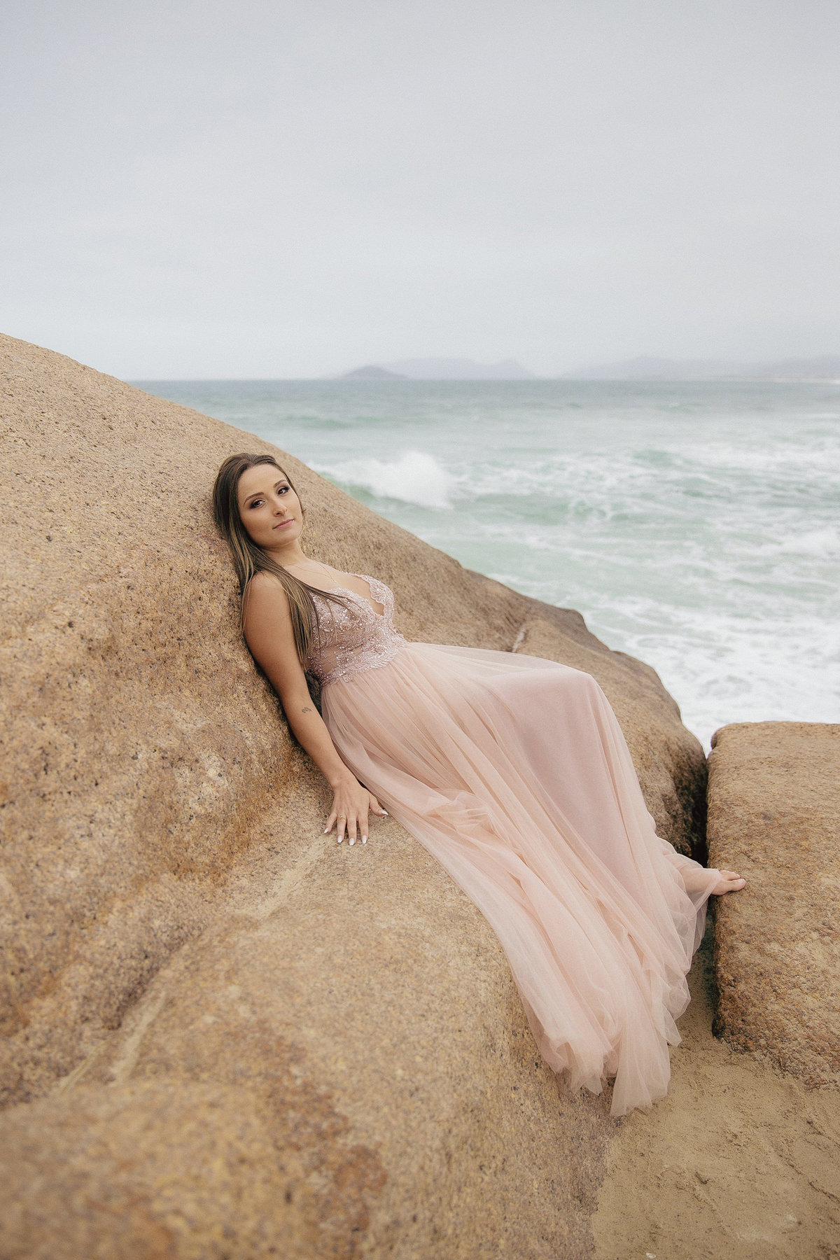 ensaio individual - ensaio na praia - ensaio no litoral - ensaio na joaquina - fotografos jaragua do sul - chroma fotografia