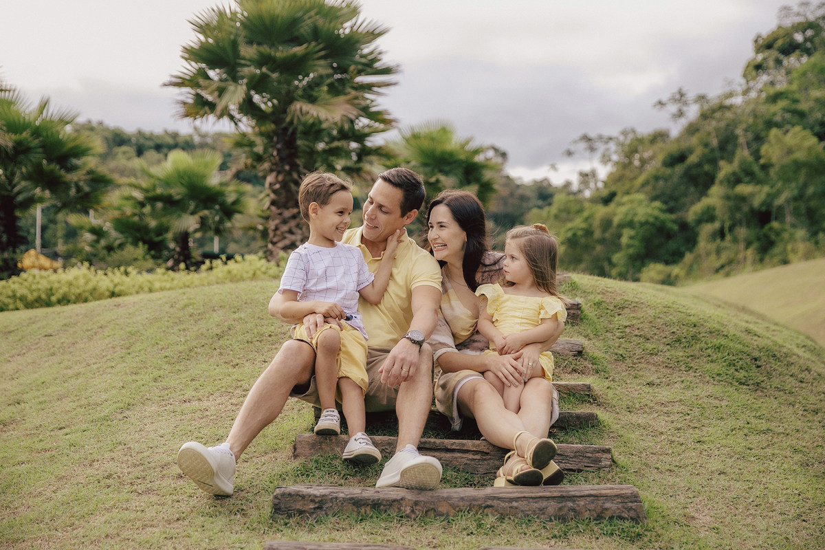 ensaio familia - familia - ensaio externo - fotografia infantil - fotografia de familia - fotografos jaragua do sul - chroma fotografia