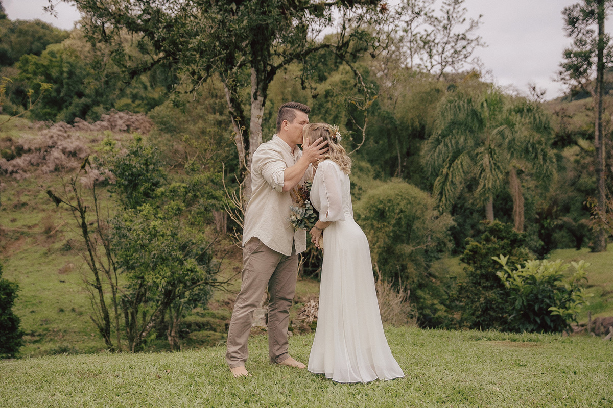 renovacao de bodas - 10 anos de casados - elopement wedding - ensaio externo - ensaio no campo - ensaio familia - fotografia de familia - ensaio no vale dos ventos - bodas de estanho - chroma fotografia