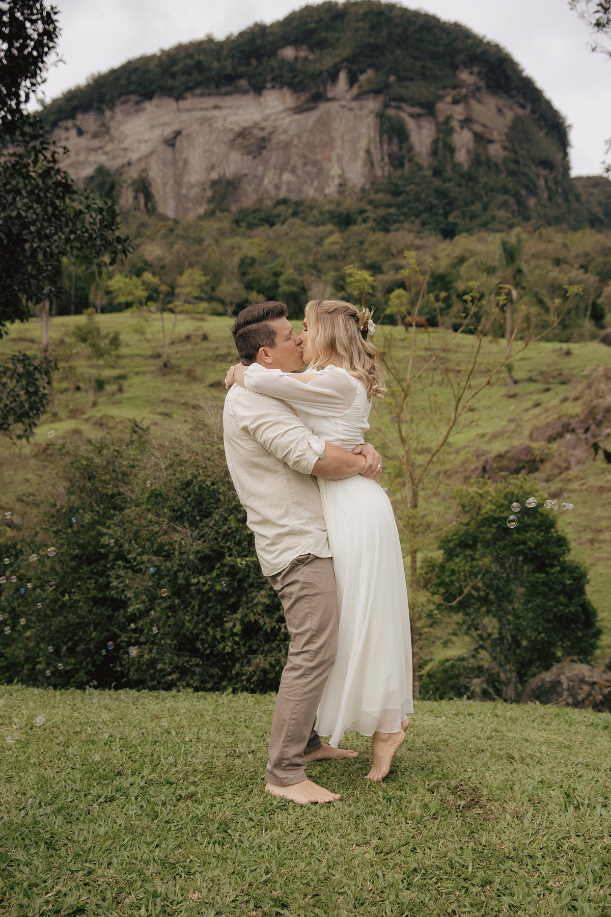 renovacao de bodas - 10 anos de casados - elopement wedding - ensaio externo - ensaio no campo - ensaio familia - fotografia de familia - ensaio no vale dos ventos - bodas de estanho - chroma fotografia