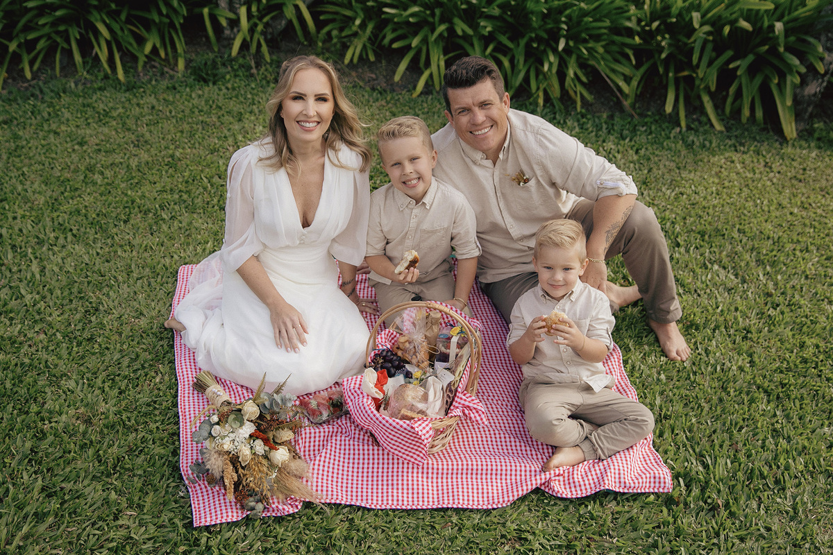 renovacao de bodas - 10 anos de casados - elopement wedding - ensaio externo - ensaio no campo - ensaio familia - fotografia de familia - ensaio no vale dos ventos - bodas de estanho - chroma fotografia