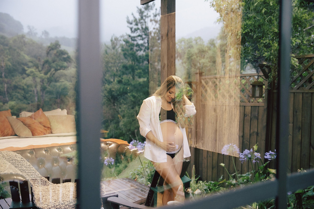 ensaio gestante - gestante - ensaio em cabana - ensaio familia - ensaio fotografico - ensaio no vale dos ventos - fotografos jaragua do sul - chroma fotografia