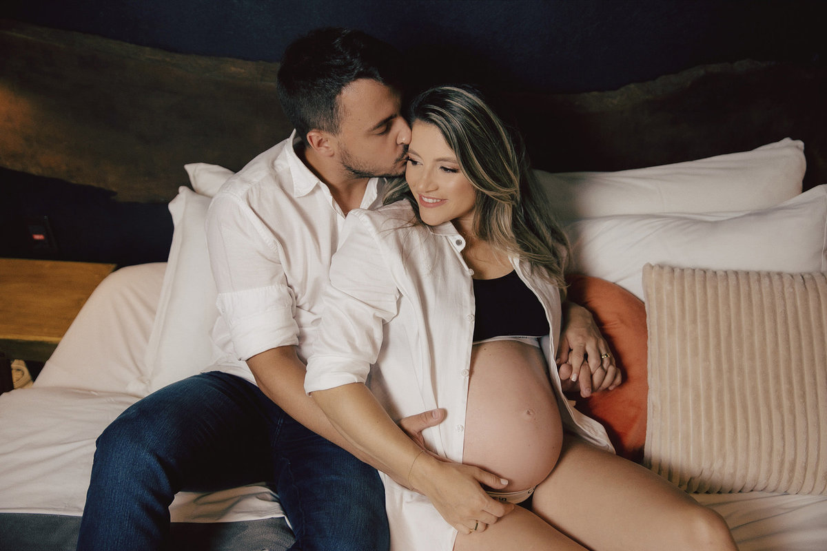 ensaio gestante - gestante - ensaio em cabana - ensaio familia - ensaio fotografico - ensaio no vale dos ventos - fotografos jaragua do sul - chroma fotografia