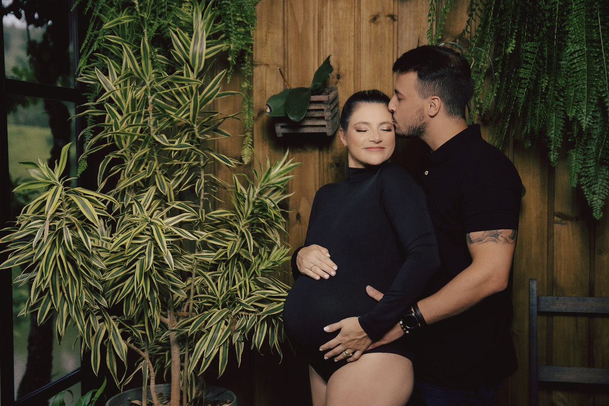 ensaio gestante - gestante - ensaio em cabana - ensaio familia - ensaio fotografico - ensaio no vale dos ventos - fotografos jaragua do sul - chroma fotografia