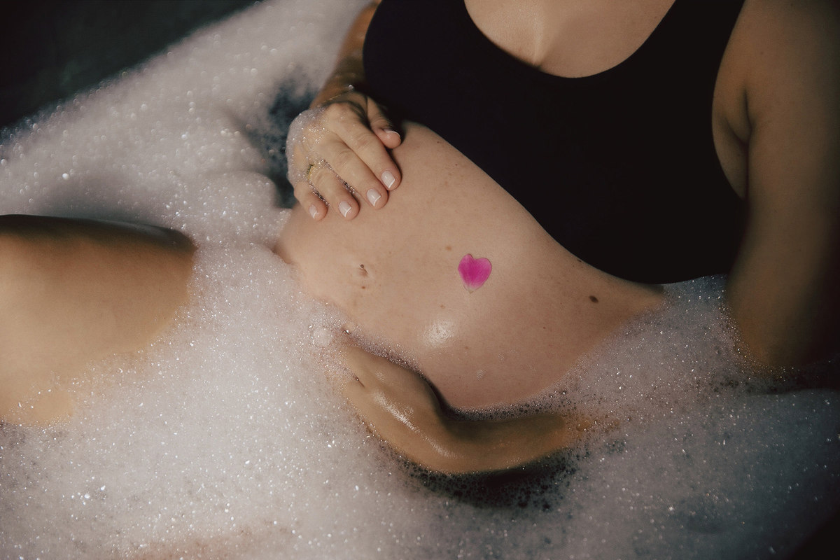 ensaio gestante - gestante - ensaio em cabana - ensaio familia - ensaio fotografico - ensaio no vale dos ventos - fotografos jaragua do sul - chroma fotografia