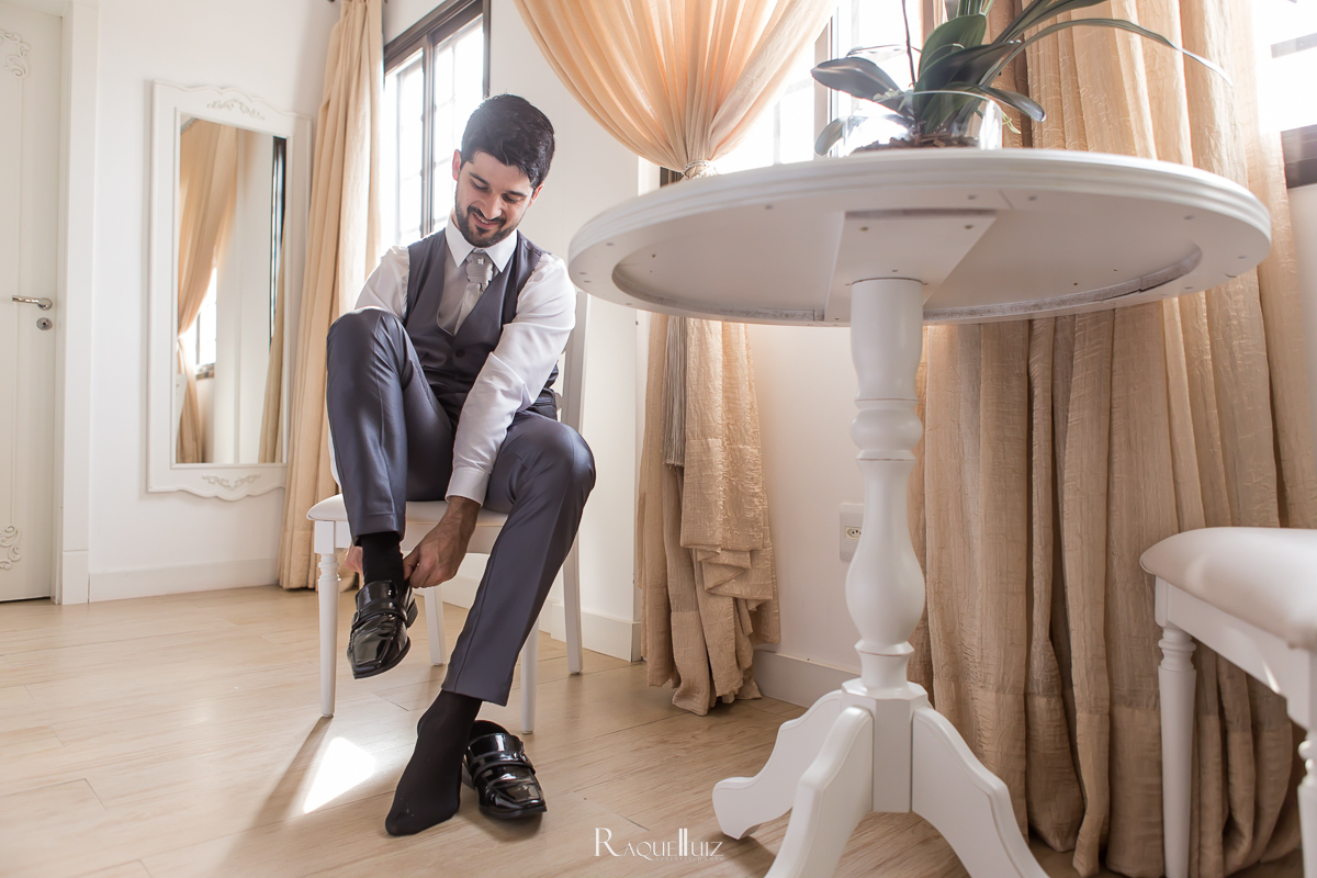 fotos-noivo-luz-natural-sapato