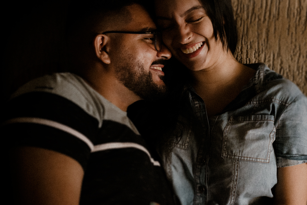 Ensaio de família lifestyle em São Paulo, capturando momentos únicos de amor e conexão. Fotografias documentais revelam risadas, abraços e a naturalidade do dia a dia, transformando memórias simples em lembranças inesquecíveis