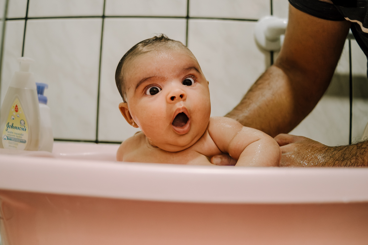 Ensaio de família lifestyle em São Paulo, capturando momentos únicos de amor e conexão. Fotografias documentais revelam risadas, abraços e a naturalidade do dia a dia, transformando memórias simples em lembranças inesquecíveis