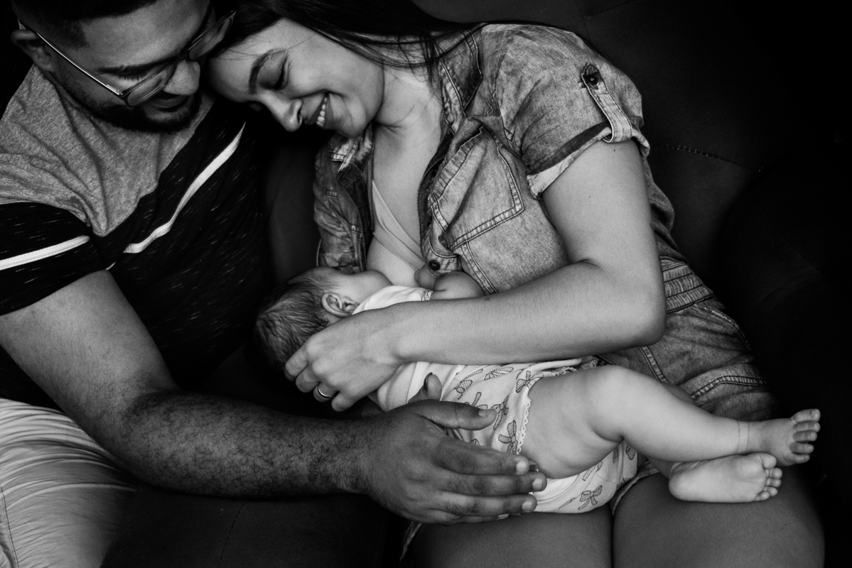Ensaio de família lifestyle em São Paulo, capturando momentos únicos de amor e conexão. Fotografias documentais revelam risadas, abraços e a naturalidade do dia a dia, transformando memórias simples em lembranças inesquecíveis