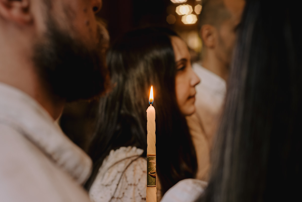 Batismo, fé, amor, família, conexão, emoção, bênção, luz natural, espontaneidade, instantes, verdade, detalhes, tradição, igreja, espiritualidade, narrativa visual, gestos, olhares, devoção, simbolismo, acolhimento, momentos reais, texturas