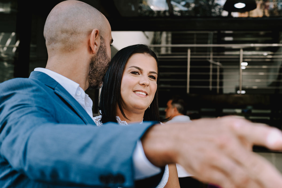 Casamento civil em Jundiaí, casamento no cartório, fotos espontâneas, fotografia documental, fotógrafo de casamento em Jundiaí, ensaio de casal natural, fotos autênticas, casamento simples, casamento intimista, cerimônia no cartório, fotógrafo lifestyle
