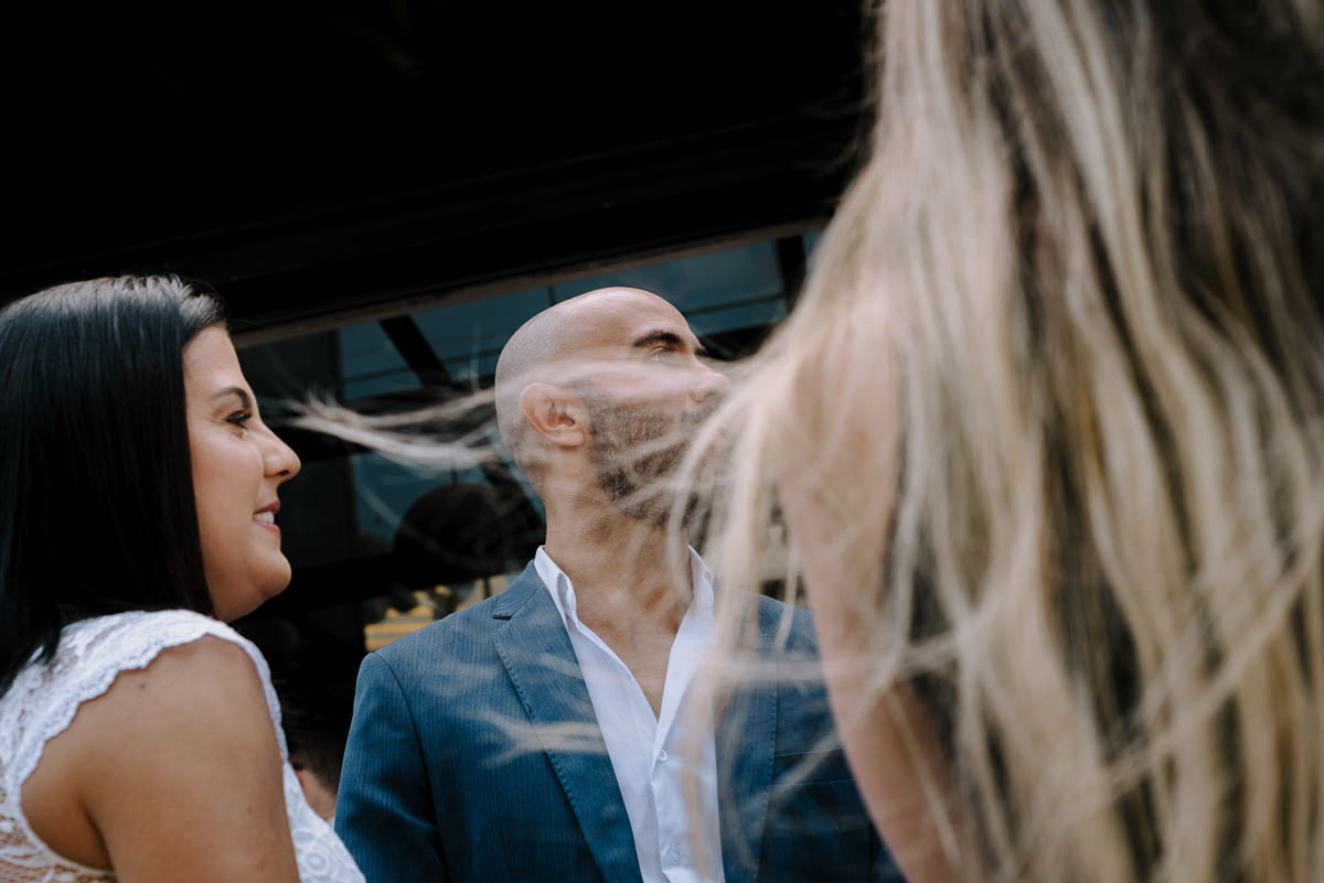 Casamento civil em Jundiaí, casamento no cartório, fotos espontâneas, fotografia documental, fotógrafo de casamento em Jundiaí, ensaio de casal natural, fotos autênticas, casamento simples, casamento intimista, cerimônia no cartório, fotógrafo lifestyle