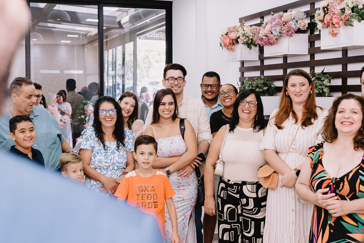 Casamento civil em Jundiaí, casamento no cartório, fotos espontâneas, fotografia documental, fotógrafo de casamento em Jundiaí, ensaio de casal natural, fotos autênticas, casamento simples, casamento intimista, cerimônia no cartório, fotógrafo lifestyle