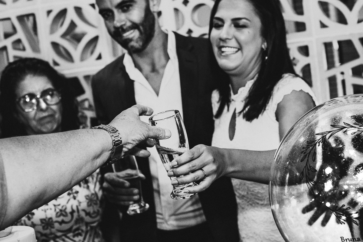 Casamento civil em Jundiaí, casamento no cartório, fotos espontâneas, fotografia documental, fotógrafo de casamento em Jundiaí, ensaio de casal natural, fotos autênticas, casamento simples, casamento intimista, cerimônia no cartório, fotógrafo lifestyle