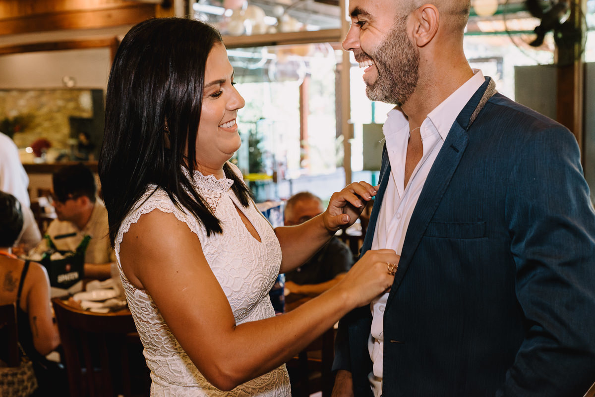 Casamento civil em Jundiaí, casamento no cartório, fotos espontâneas, fotografia documental, fotógrafo de casamento em Jundiaí, ensaio de casal natural, fotos autênticas, casamento simples, casamento intimista, cerimônia no cartório, fotógrafo lifestyle