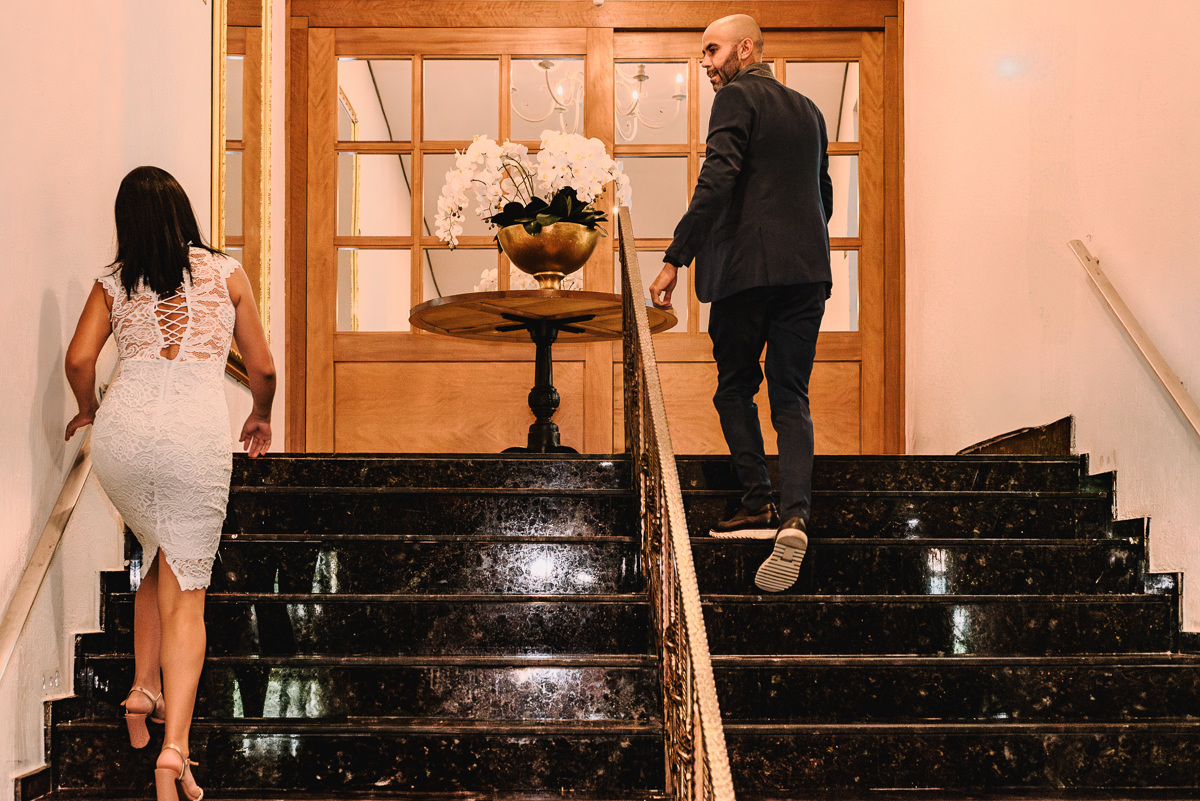 Casamento civil em Jundiaí, casamento no cartório, fotos espontâneas, fotografia documental, fotógrafo de casamento em Jundiaí, ensaio de casal natural, fotos autênticas, casamento simples, casamento intimista, cerimônia no cartório, fotógrafo lifestyle