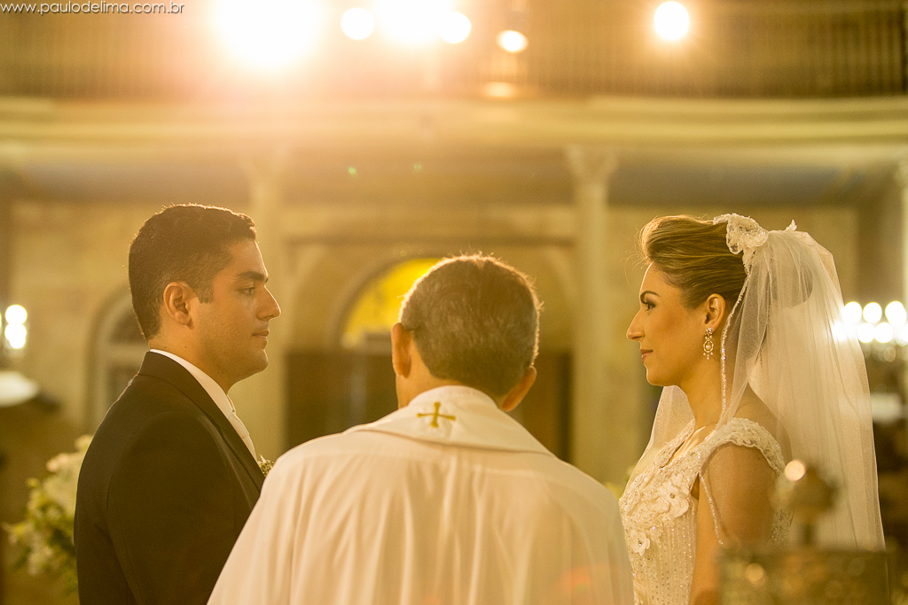 casamento, noiva, noivo, olhar, luz, padre, contra luz, manaus, amazonas, sao sebastiao, paulo de lima, unic eventos, cerimonial unic