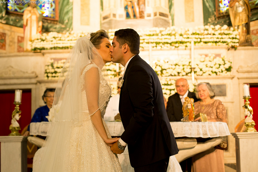 casamento, beijo, primeiro beijo, casal se beijando, noivos se beijando, manaus, amazonas, sao sebastiao, paulo de lima, unic eventos, cerimonial unic