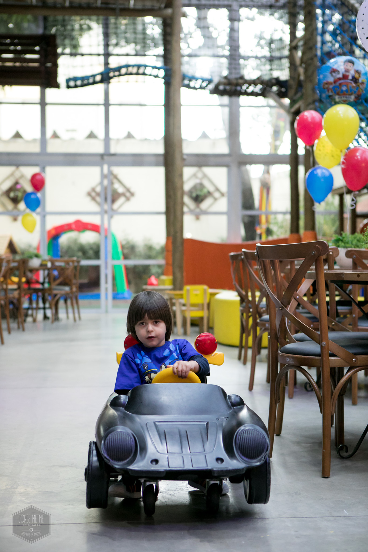menino lindo no carrinho no buffet infantil espaço lá vem o sol em São Paulo