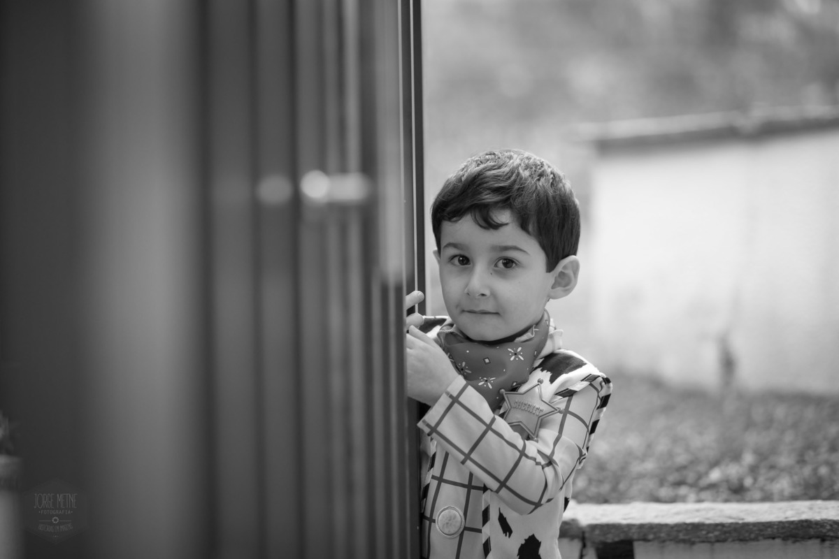 menino lindo festa infantil 4 anos