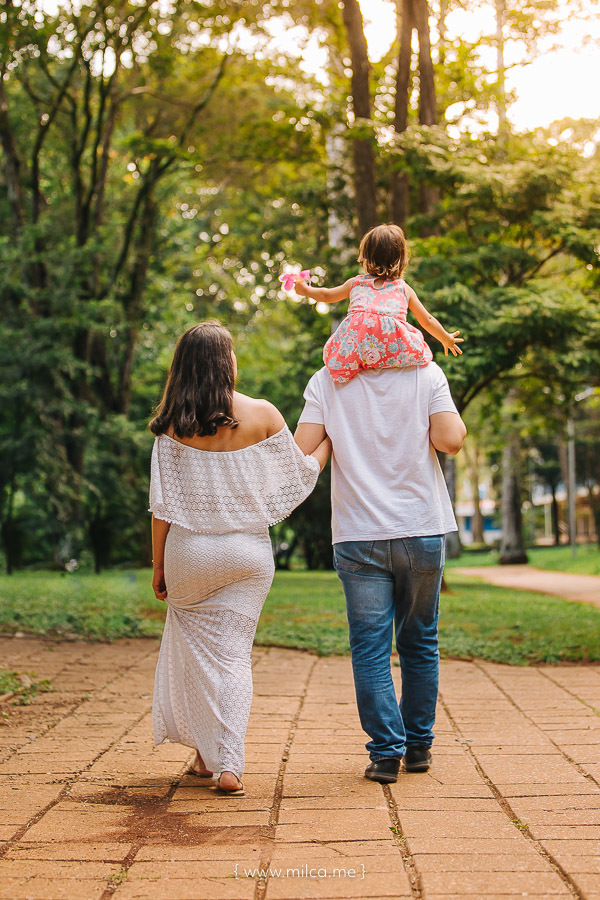 ensaio-gestante-na-igrejinha-da-quadra-308-sul-em-brasilia-book-gestante-gravida-em-brasilia