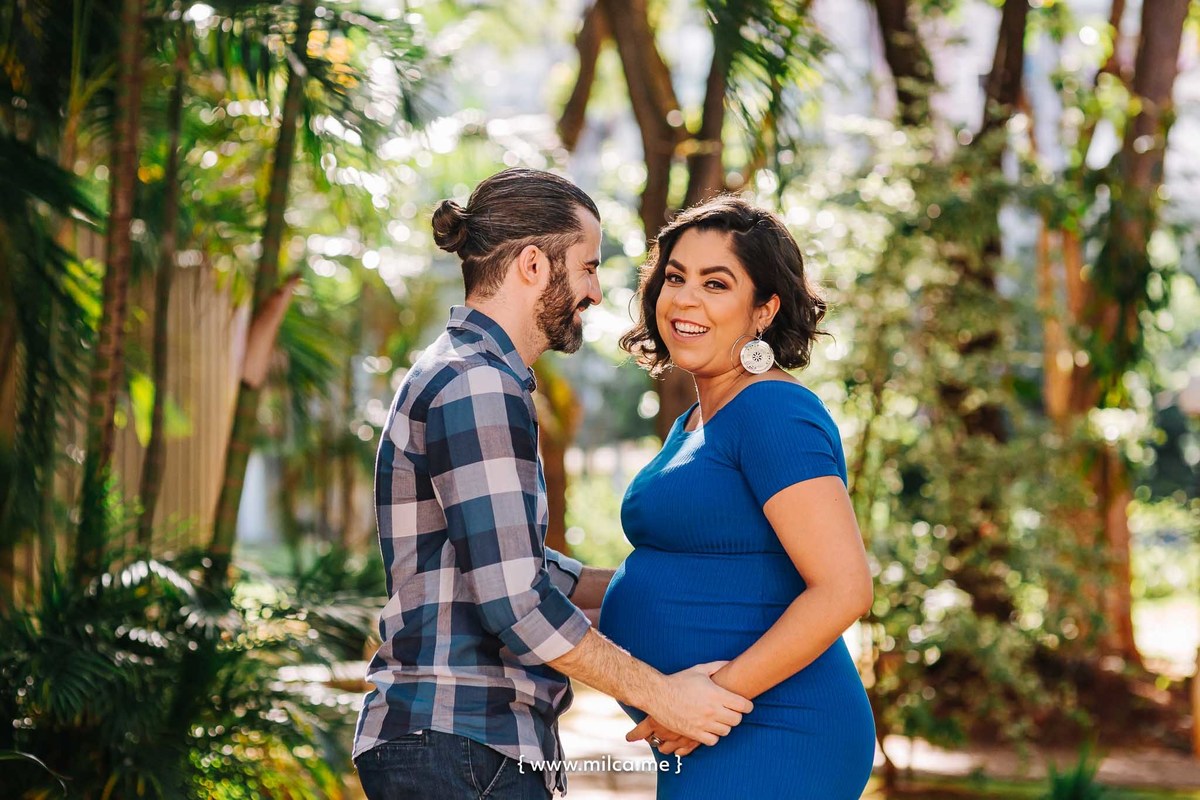 ensaio-book-gestante-vestido-azul-tenis-branco-camila-rosa-em-brasilia