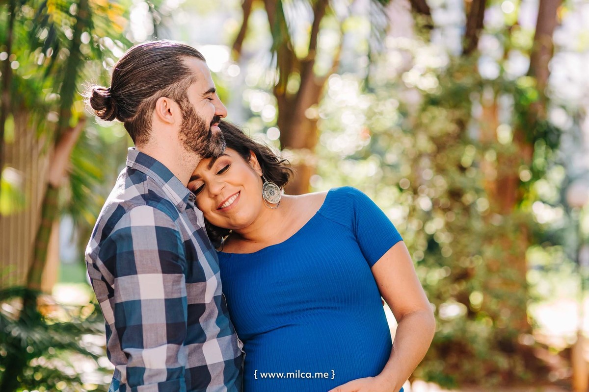 ensaio-book-gestante-vestido-azul-tenis-branco-camila-rosa-em-brasilia