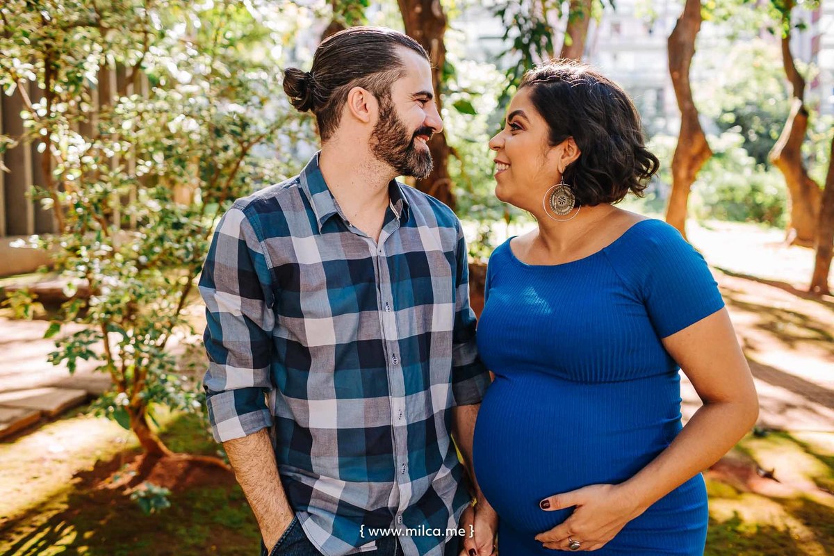 ensaio-book-gestante-vestido-azul-tenis-branco-camila-rosa-em-brasilia