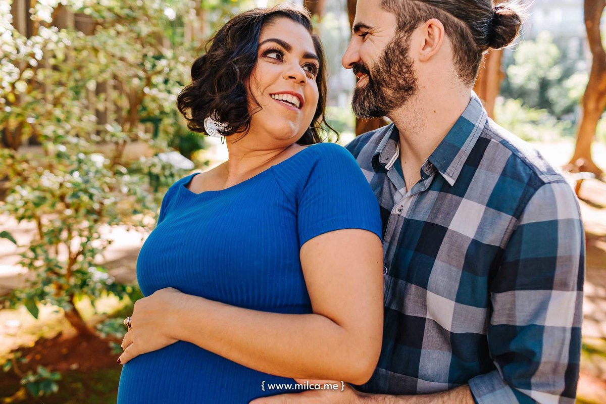 ensaio-book-gestante-vestido-azul-tenis-branco-camila-rosa-em-brasilia