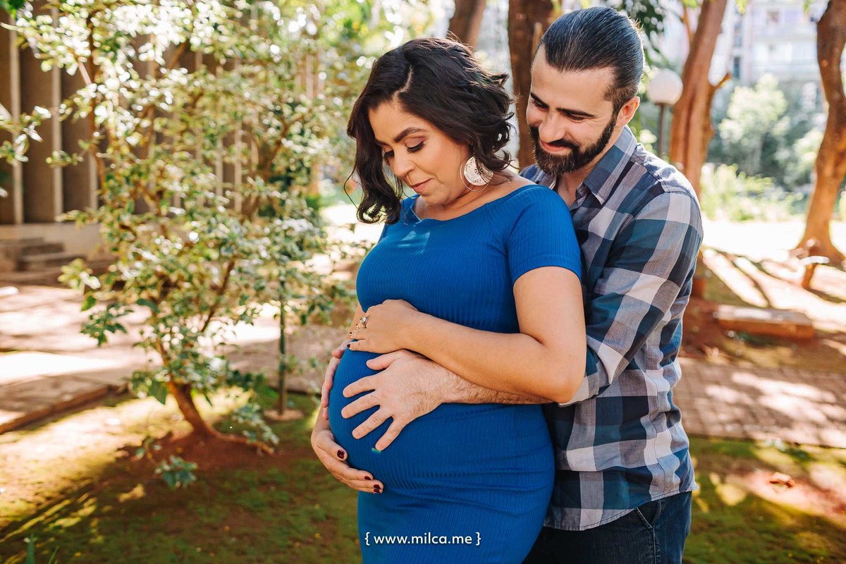 ensaio-book-gestante-vestido-azul-tenis-branco-camila-rosa-em-brasilia