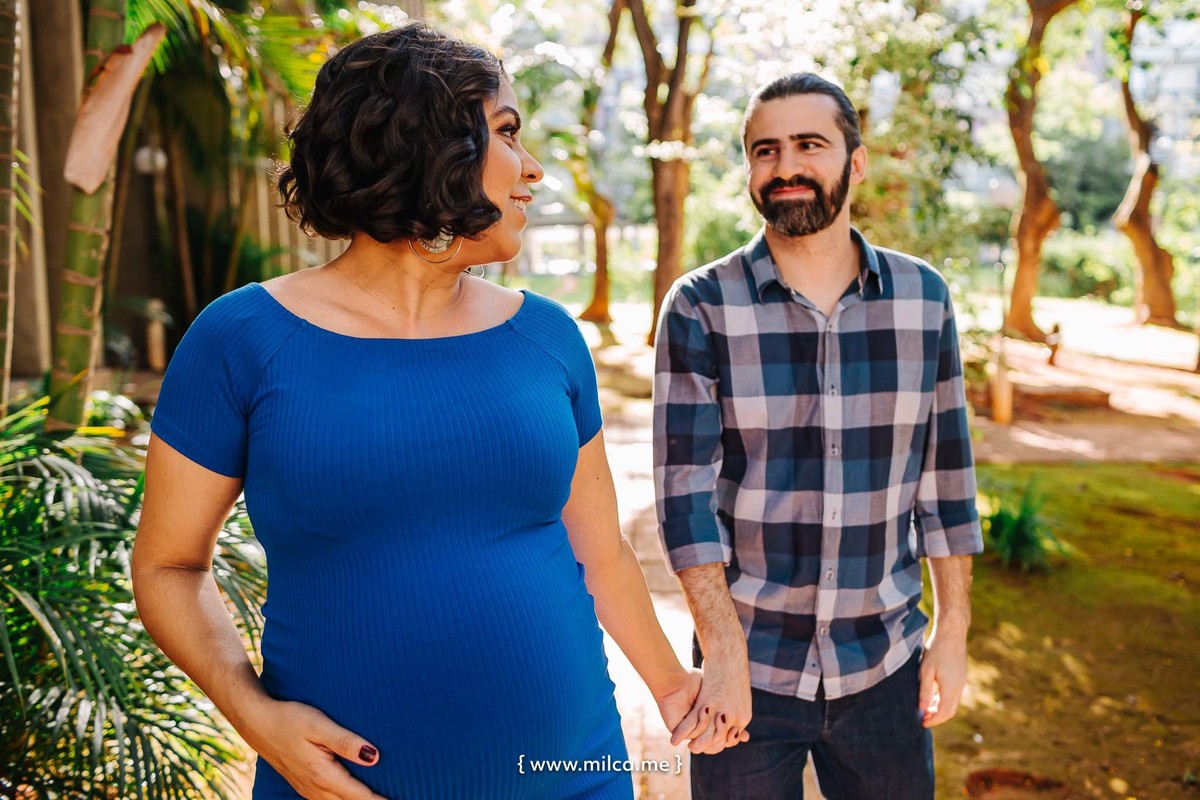 ensaio-book-gestante-vestido-azul-tenis-branco-camila-rosa-em-brasilia