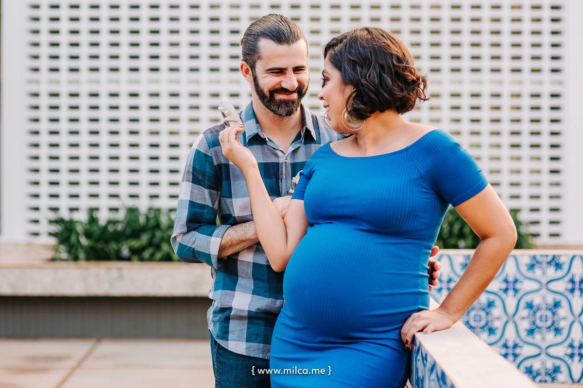 ensaio-book-gestante-vestido-azul-tenis-branco-camila-rosa-em-brasilia