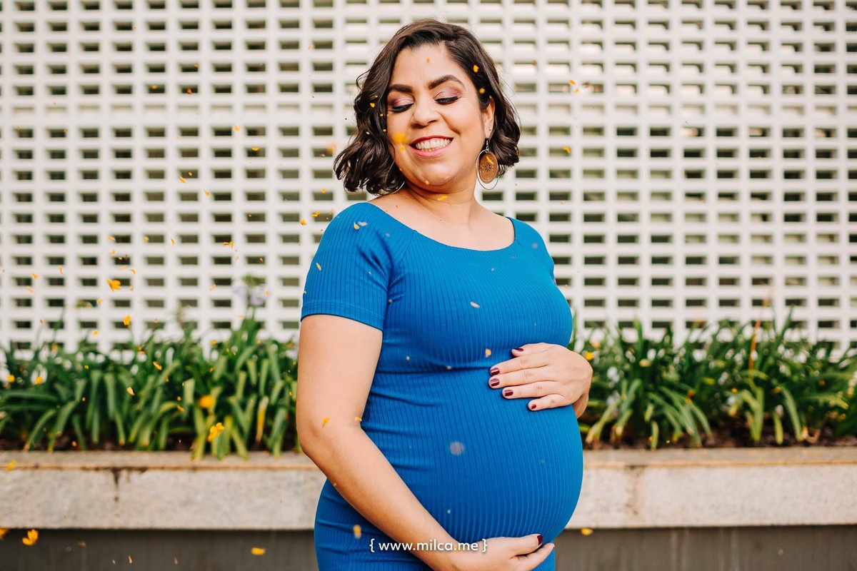 ensaio-book-gestante-vestido-azul-tenis-branco-camila-rosa-em-brasilia