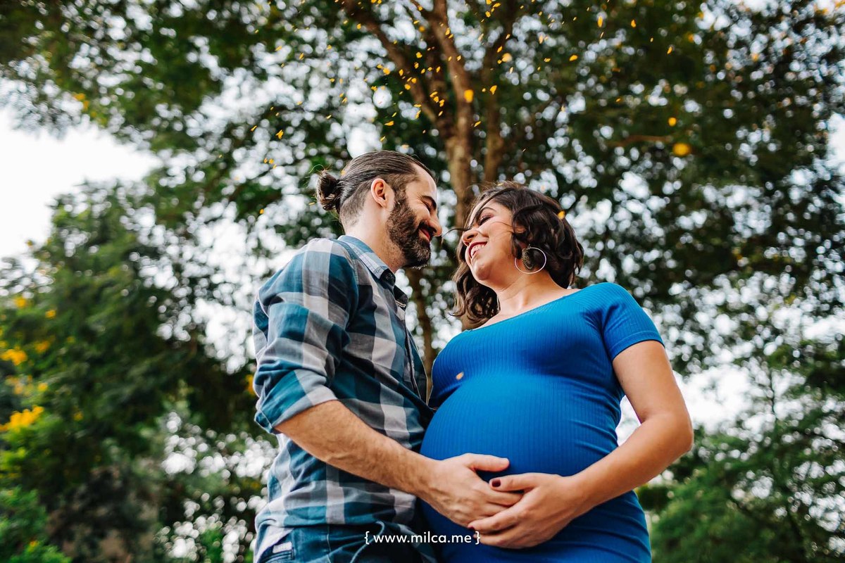 ensaio-book-gestante-vestido-azul-tenis-branco-camila-rosa-em-brasilia